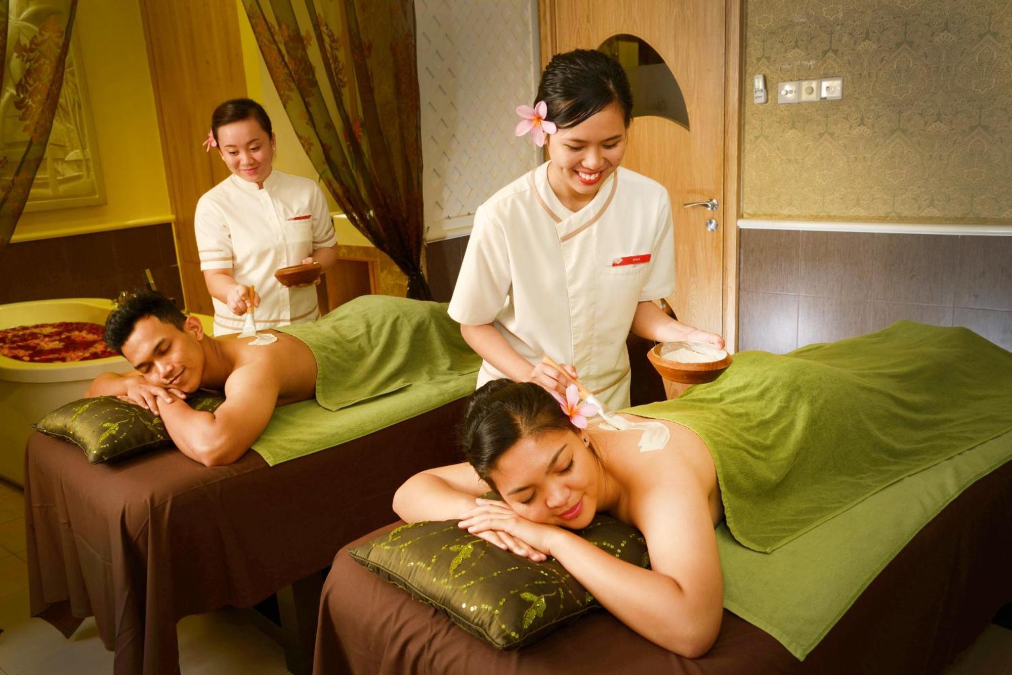Grand Lexis Port Dickson Hotel Eksteriør billede Thai massage