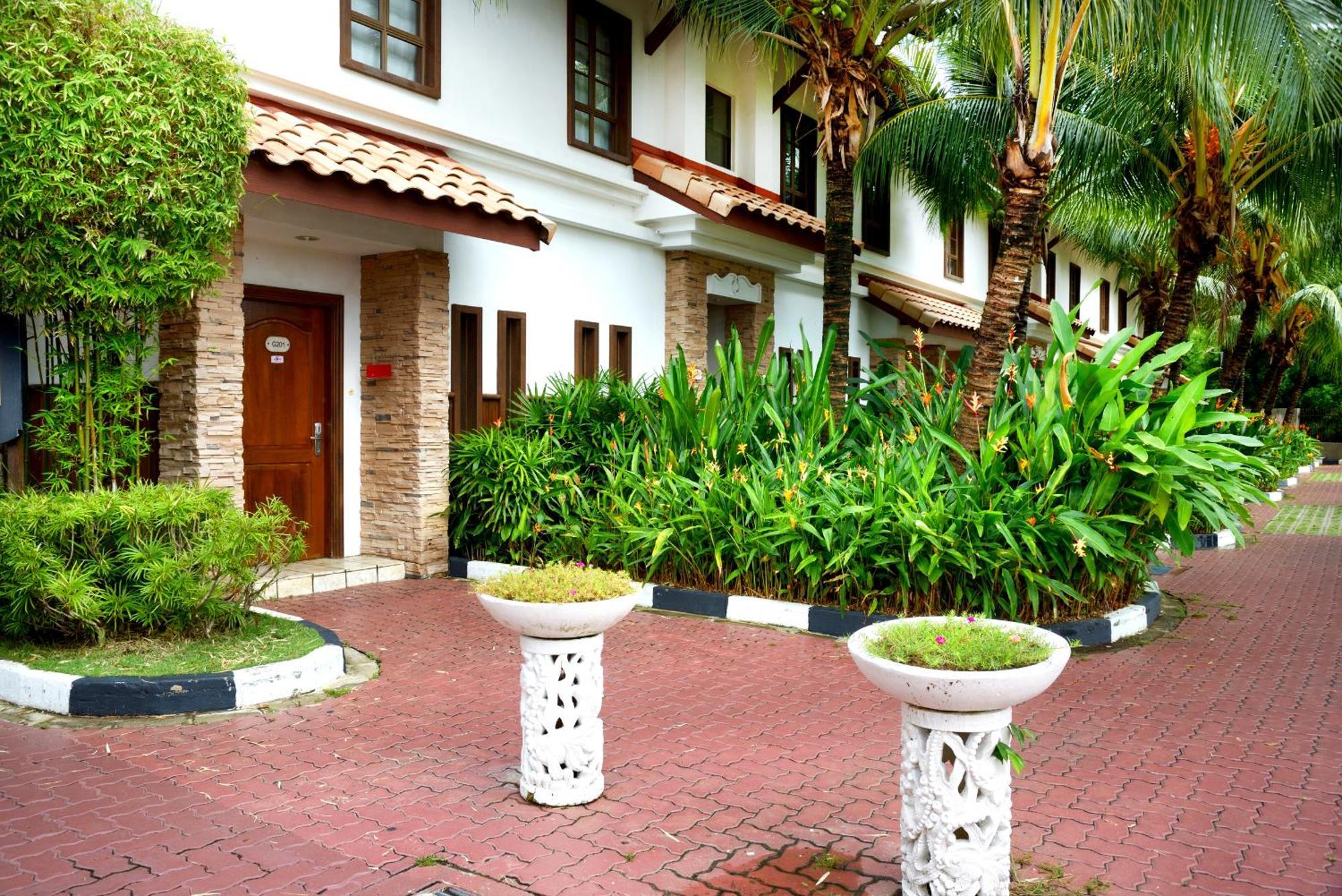 Grand Lexis Port Dickson Hotel Eksteriør billede The hotel's exterior