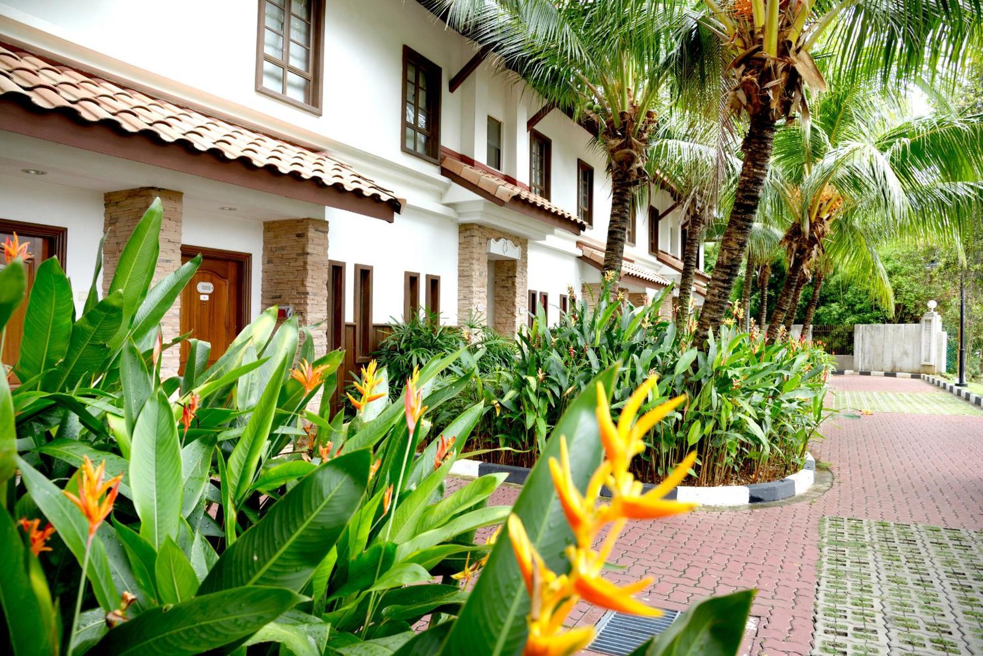 Grand Lexis Port Dickson Hotel Eksteriør billede The hotel's exterior