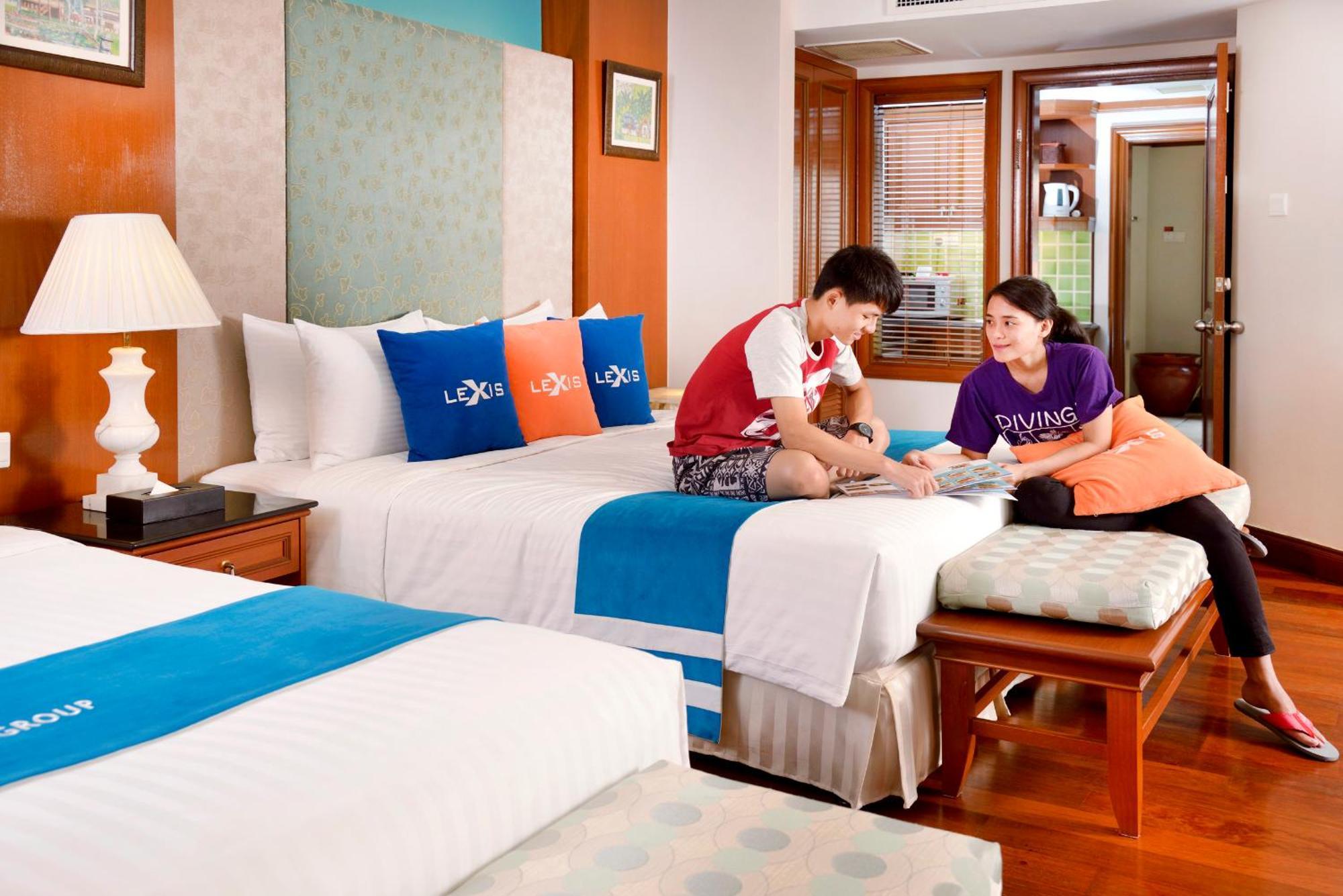 Grand Lexis Port Dickson Hotel Eksteriør billede A family room at Le Méridien Phuket Resort & Spa